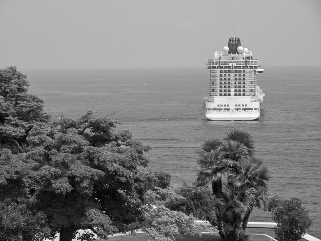 Foto mónaco en el mar mediterráneo