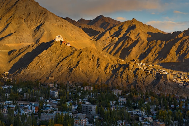 Monastério de Namgyal Tsemo Gompa em Leh ladakh, Índia