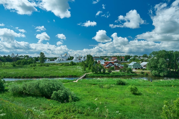 Monasterio femenino de St. Pokrovsky en Suzdal. Viajes Anillo de Oro de Rusia