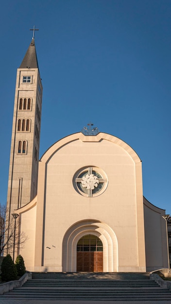 Monasterio franciscano de San Pedro y san Pablo en la ciudad de Mostar Bosnai Herzegovina