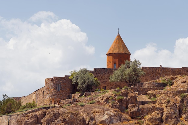 Foto el monasterio de khor virap, un antiguo monasterio armenio al pie del monte ararat