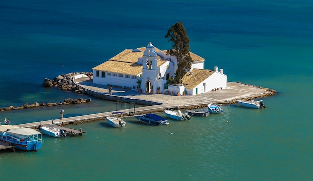 Monasterio ortodoxo de Vlacherna en Canoni Corfú isla Grecia