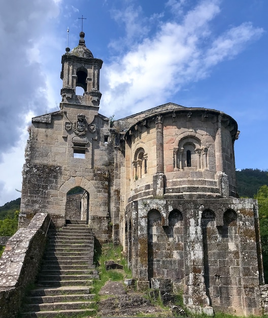 Monasterio de San Juan de Caaveiro del siglo XII