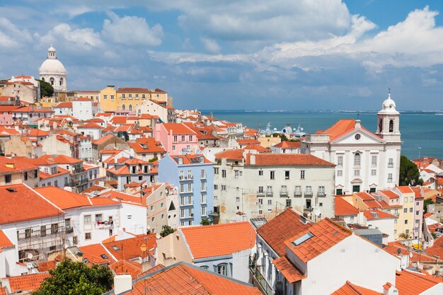 El Monasterio de Sao Vicente de Fora es una iglesia y monasterio del siglo XVII en Lisboa, Portugal.