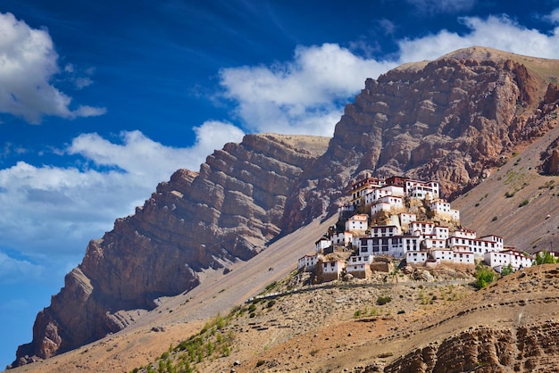Foto el monasterio tibetano de kipa gom spiti valle himachal pradesh india