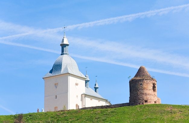 Monasterio de la Transfiguración en Pidgora Villadge (Óblast de Ternopilska, Ucrania). Edificio del siglo XVII-XVIII