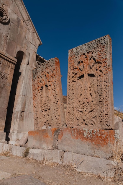 Monasterio de Tsakhat Kar en lápida de Ereván