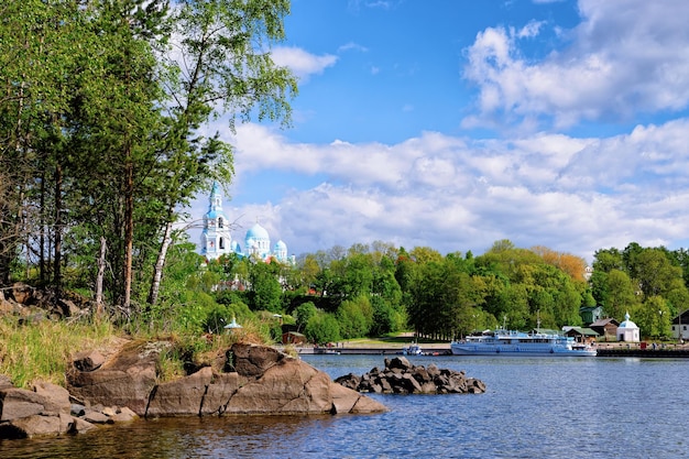 Monasterio de Valaam en Karelia de Rusia, en el lago Lagoda