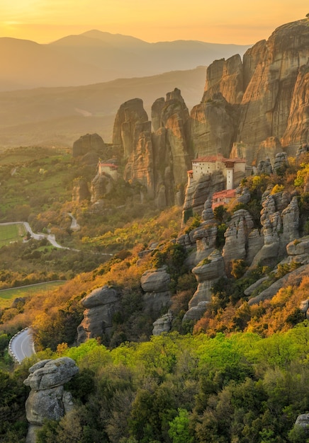 Monasterios de Meteora al atardecer Grecia