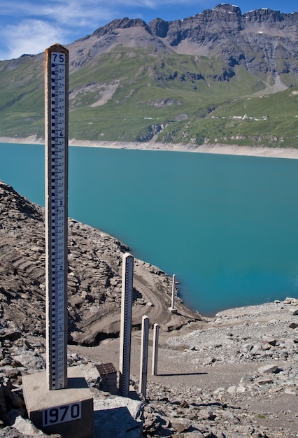 Moncenisio-Staudamm, Grenze Italien/Frankreich. Messgerät zur Messung des Wasserstands.