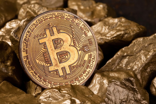 Moneda de Bitcoin con oro