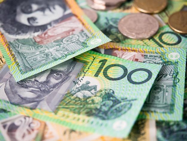 Monedas y billetes de dólar australiano