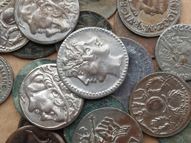 Monedas griegas y romanas antiguas