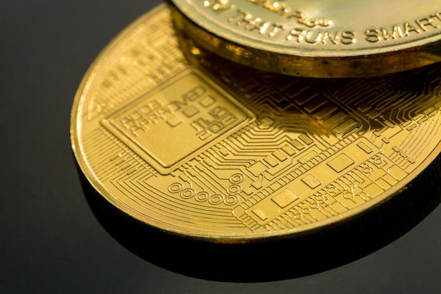 Monedas de oro de criptomonedas: Bitcoin, Ethereum, Litecoin
