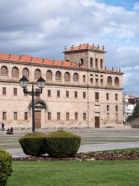 Monforte de lemos Lugo España 31322 Parte derecha de la fachada del colegio Nuestra Señora de la Antigua conocido popularmente como El Escorial Gallego