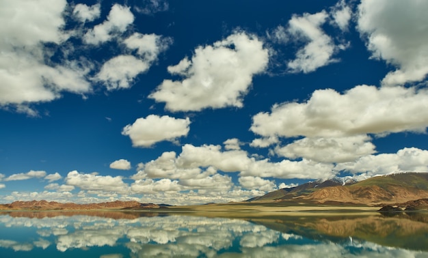 Mongolei. Bergsee Tolbo Tuur, Heller sonniger Tag