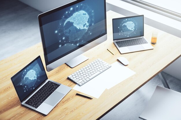 Monitor de computadora moderno con concepto de estrategia e investigación de mapas de América Representación 3D