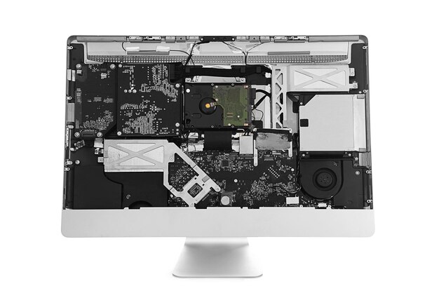 Foto monitor de computador desmontado com componentes internos isolados em branco