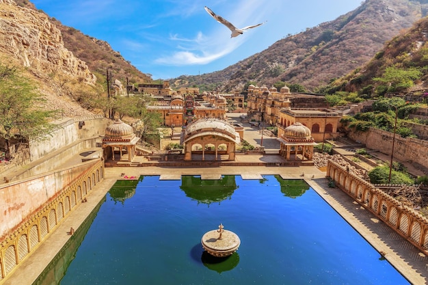 Monkey Temple ou Hanuman Ji Temple em Jaipur Rajasthan Índia