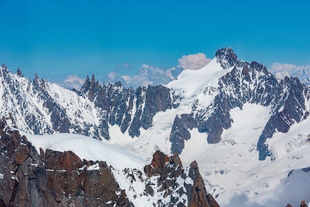 Mont Blanc Felsbergmassiv Sommeransicht von Aiguille du Midi Mount, Chamonix, Französische Alpen