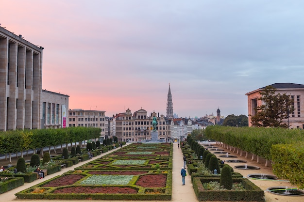 Mont DES-Kunst in Brüssel Belgien bei Sonnenuntergang