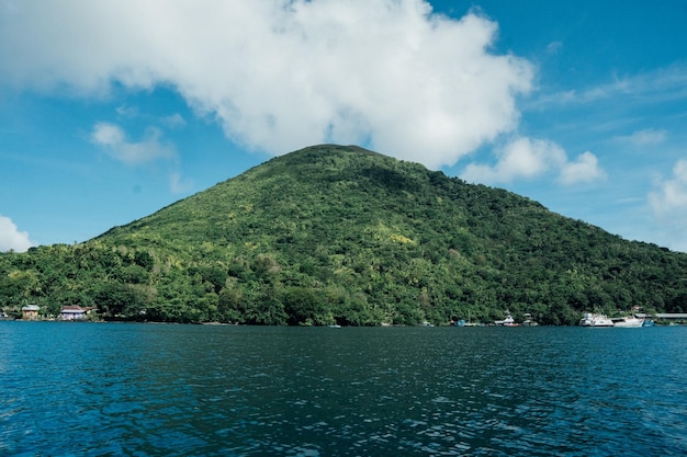 MONTAÑA BANDA MALUKU INDONESIA