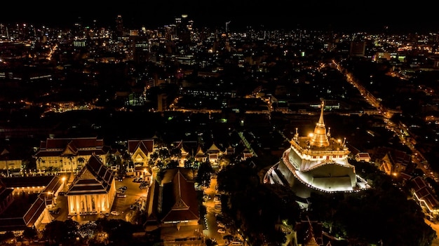 'Montaña Dorada' Wat Saket Ratcha Wora Maha Wihan popular atracción turística de Bangkok Monumentos de bangkok Tailandia vista superior