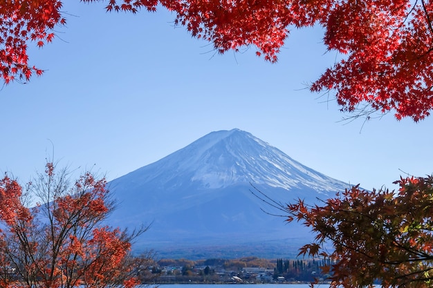 montaña Fuji en la temporada de otoño