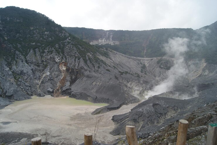 Foto montaña volcánica de tangkuban perahu