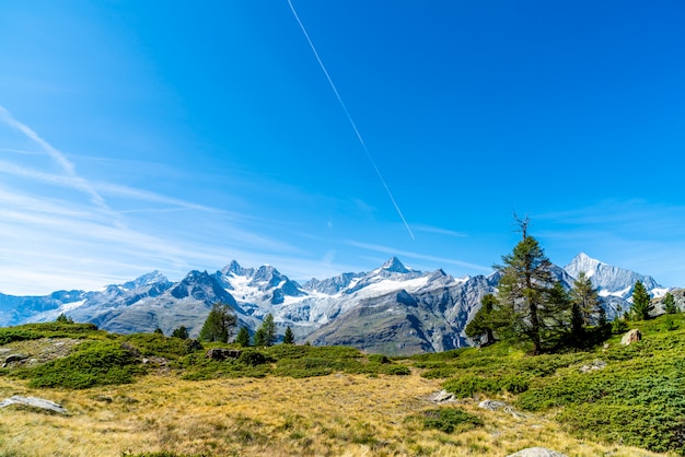 Montañas de los Alpes en Zermatt, Suiza