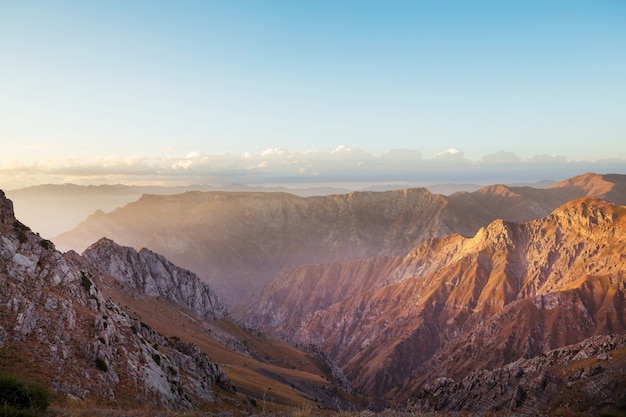 Montañas de Chimgan, cerca de la ciudad de Tashkent, Uzbekistán