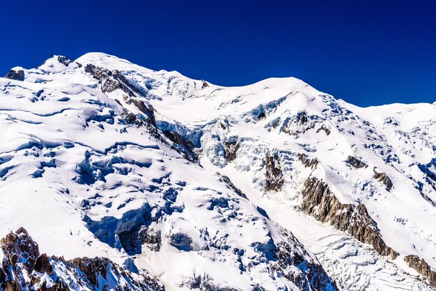 Montañas nevadas Chamonix Mont Blanc HauteSavoie Alpes Francia