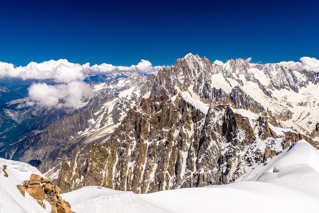 Montañas nevadas Chamonix Mont Blanc HauteSavoie Alpes Francia