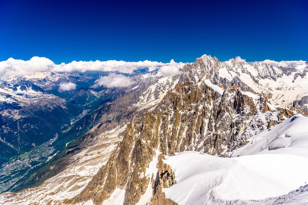 Montañas nevadas Chamonix Mont Blanc HauteSavoie Alpes Francia