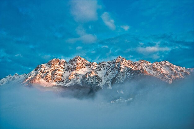 Montañas nevadas