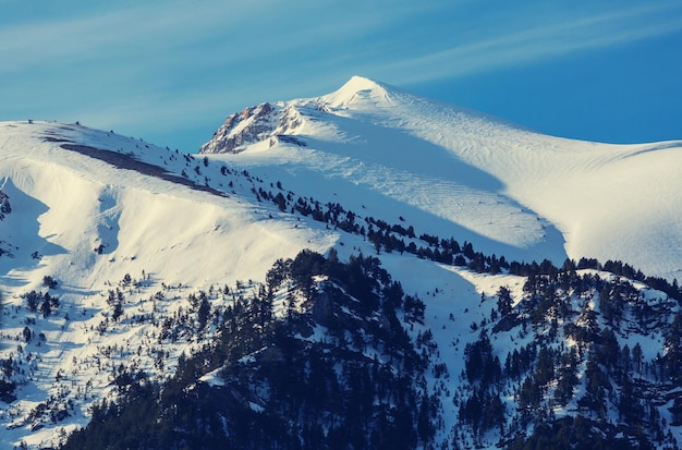 Foto montañas del olimpo en abril, grecia