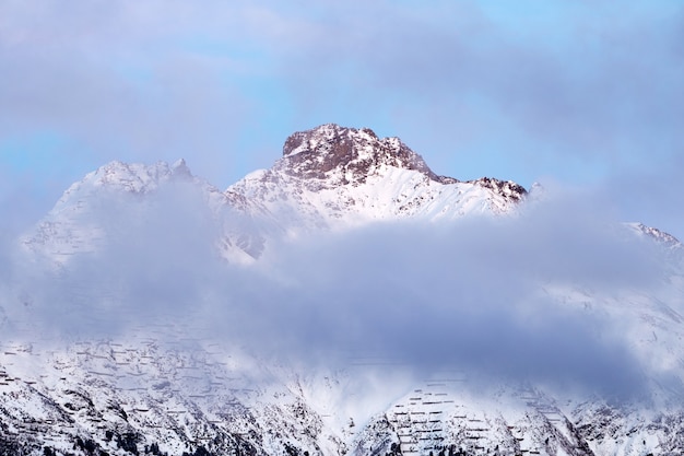 Montañas de Saint Moritz cubiertas de nieve