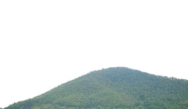 Montañas sobre fondo blanco con espacio de copia