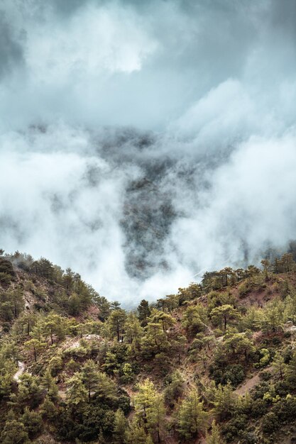 Foto las montañas de troodos en chipre