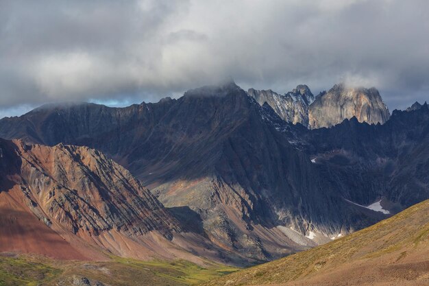 Montañas en tundra