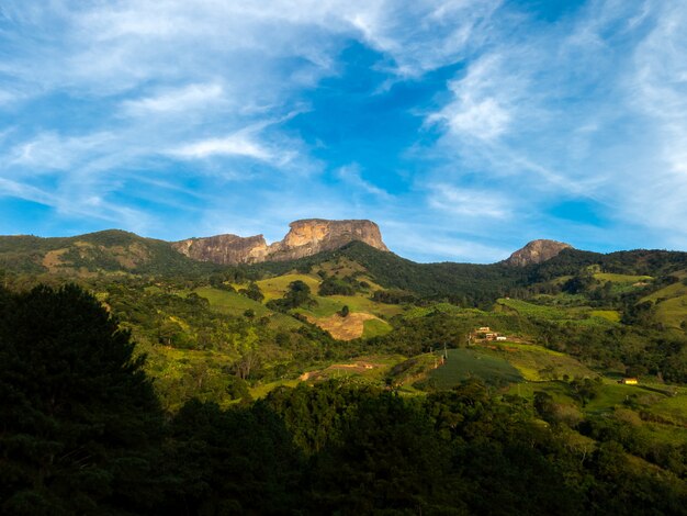 Montanha de pedra Pedra do Bau no Brasil