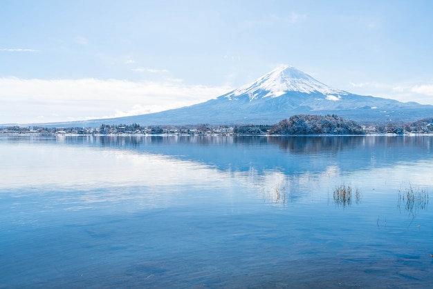 Montanha Fuji San no lago Kawaguchiko.