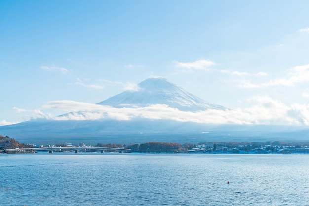 Montanha Fuji San no lago Kawaguchiko.