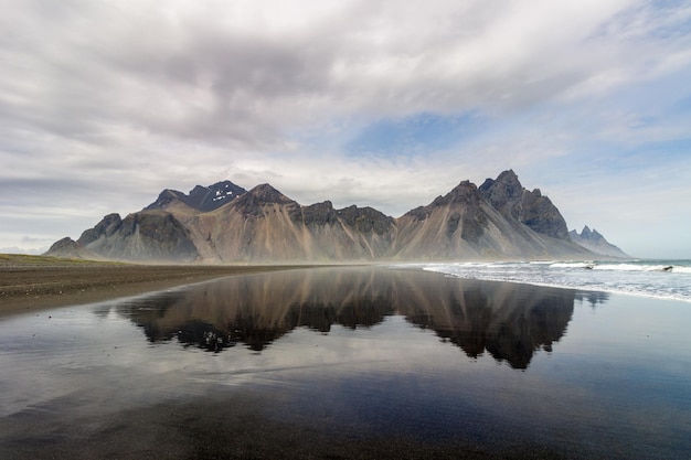 Montanha Vestrahorn na Islândia