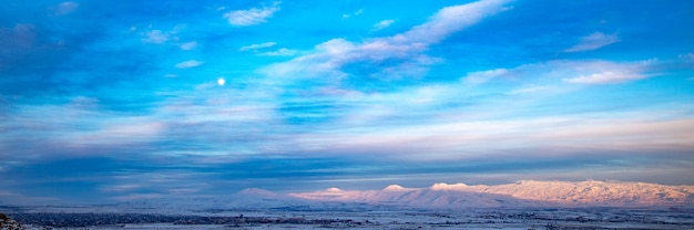 Montanhas cobertas de neve