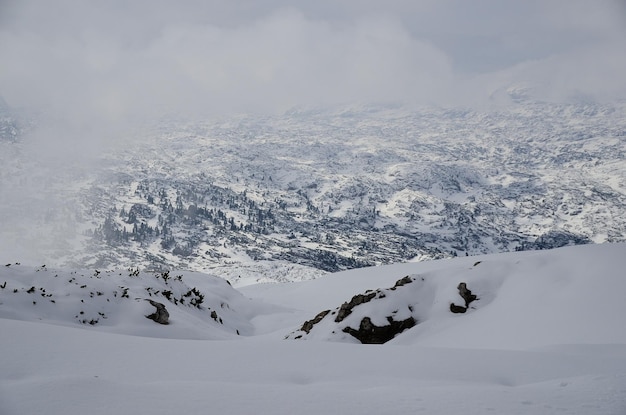 Montanhas com neve