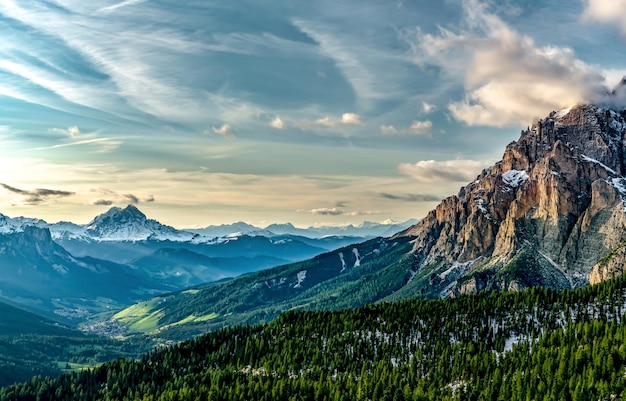 Foto montanhas da manhã