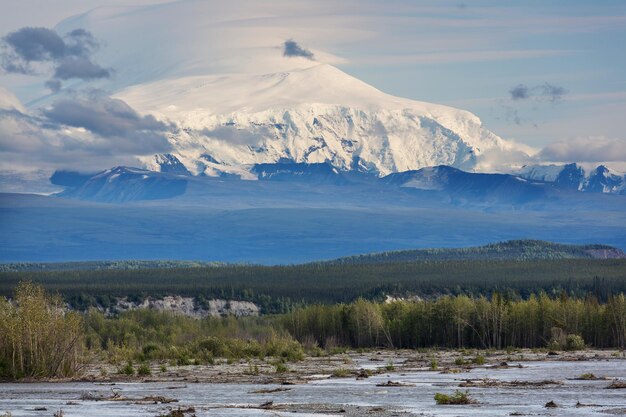 Montanhas do Alasca no verão