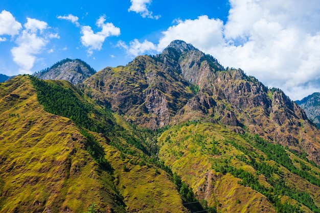 Montanhas do Himalaia paisagem Vale de Parvati