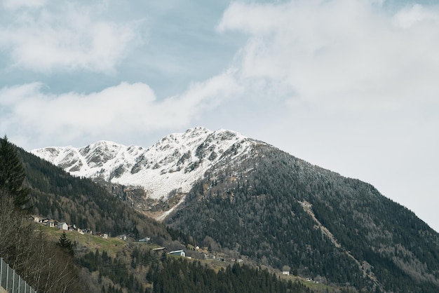 Montanhas Dolomitas Nascer do sol nos Alpes italianos Caminhadas em parques naturais A beleza da natureza na Europa